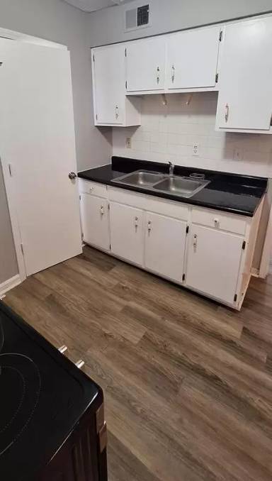 Main picture of Maple Hills Apartments