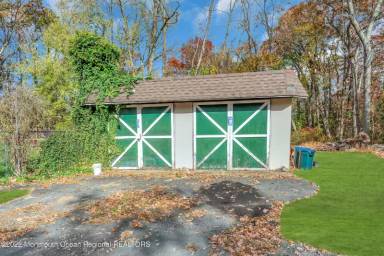 Main picture of 2954 Wilbur Ave
