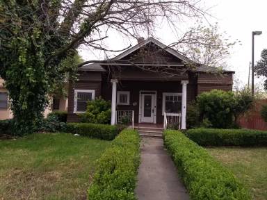 Main picture of 549 W 23rd St