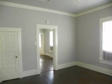 Main picture of 512 E Quincy St