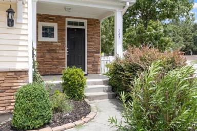 Main picture of 223 Station Dr