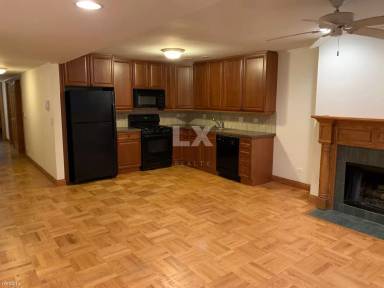 Main picture of 3736 N Sheffield Ave