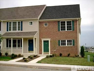 Main picture of 8 Mabel Ln