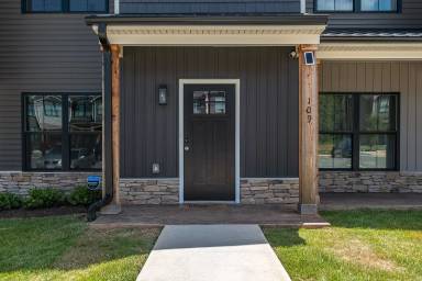 Main picture of 109 Sunburst Villa Dr