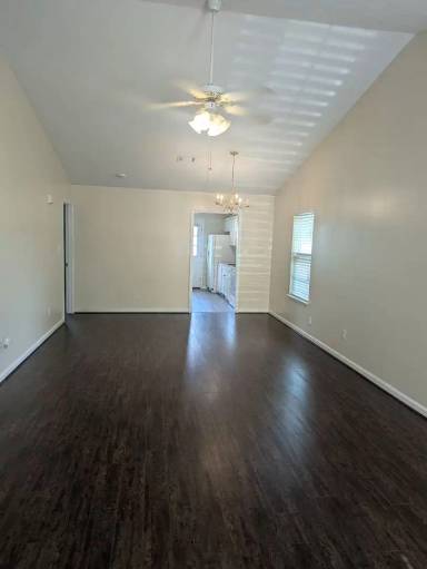 Main picture of 708 Creekside Dr