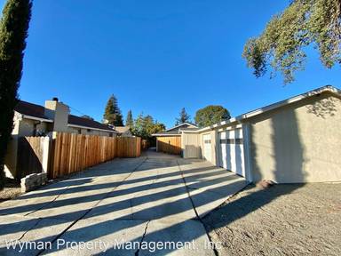 Main picture of 1820 Park Ave