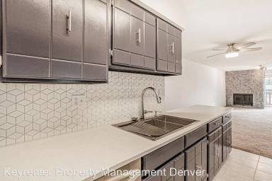 Main picture of 865 S Quebec St