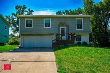 Main picture of 6423 Vane St