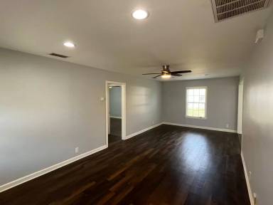 Main picture of 4937 Willowbrook Dr