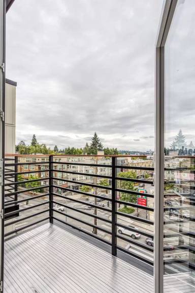 Main picture of 4015 Stone Way N