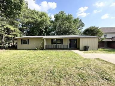 Main picture of 2201 W Deane St