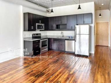 Main picture of 17 W Main St
