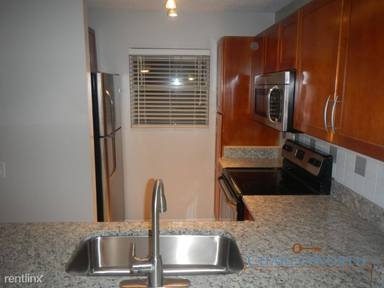 Main picture of 1401 West Paces