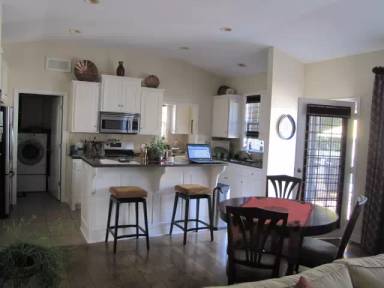 Main picture of 3105 Cottage Ln