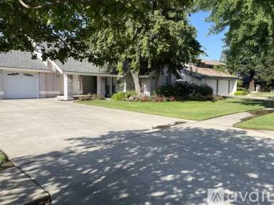 Main picture of 179 W Quincy Ave