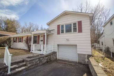 Main picture of 9 Hanifin Ave