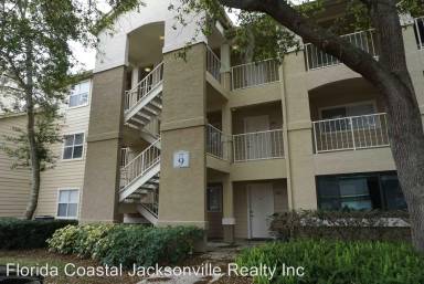 Main picture of 9 Arbor Club Dr