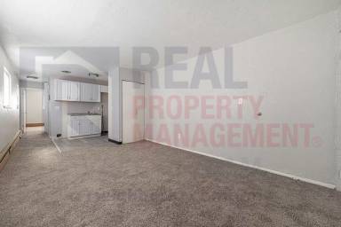 Main picture of 3520 W 105th St