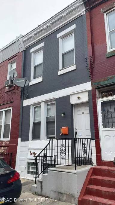 Main picture of 2449 N Opal St