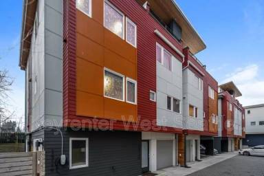 Main picture of 12514D 15th Ave NE