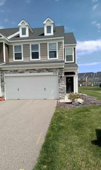 Main picture of 5121 94th Ln N