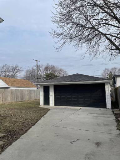 Main picture of 1076 Leblanc St