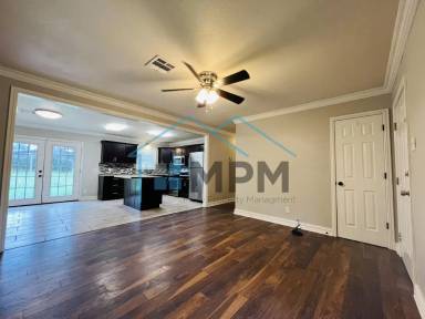 Main picture of 120 Davis Ln