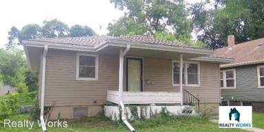 Main picture of 2208 S 13th St