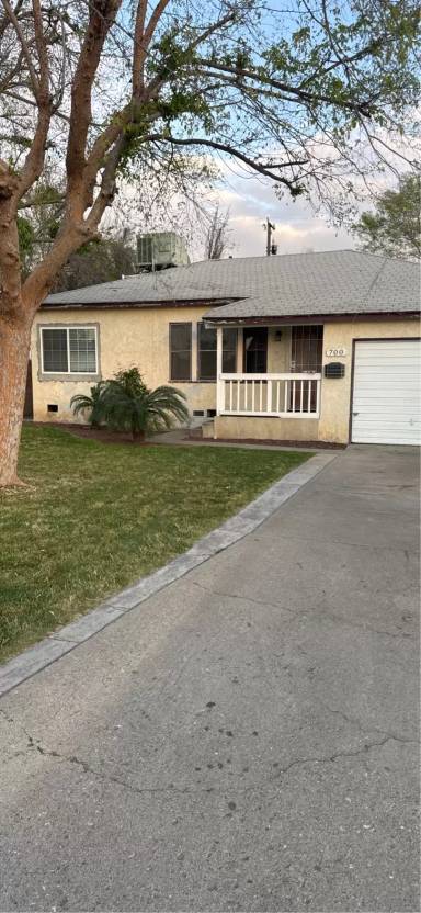 Main picture of 700 El Prado Dr