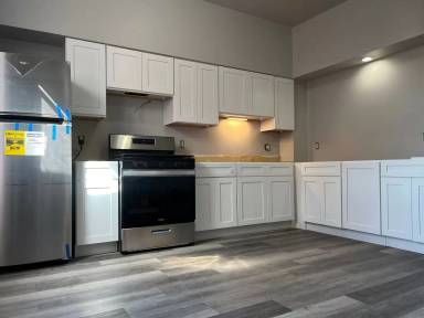 Main picture of 342 S Queen St