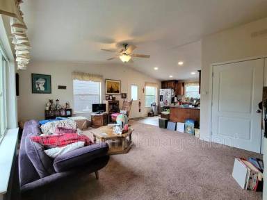 Main picture of 114 1st Ave E
