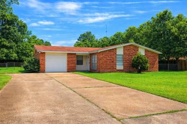 Main picture of 13012 Sweetbriar St