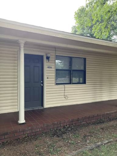 Main picture of 426 S Holly St