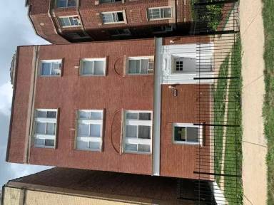 Main picture of 1110 N Lawler Ave