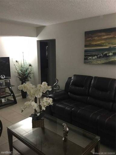 Main picture of 8045 SW 107th Ave