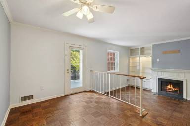 Main picture of 1066 N Royal St