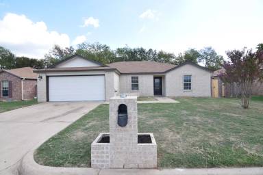 Main picture of 1813 Liberty Hill Dr