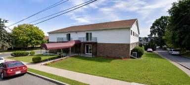 Main picture of 1208 W Whitehall St