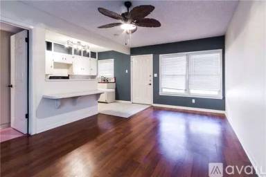 Main picture of 709 W 26th St