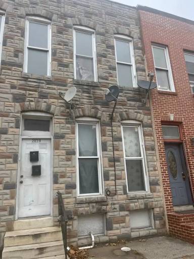 Main picture of 2030 Wilkens Ave