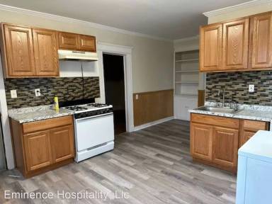 Main picture of 1447 Bank St