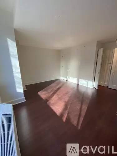 Main picture of 140 Riverside Apartments