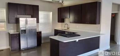 Main picture of 3753 N Leavitt St