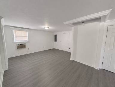 Main picture of 18550 SE 24th Pl