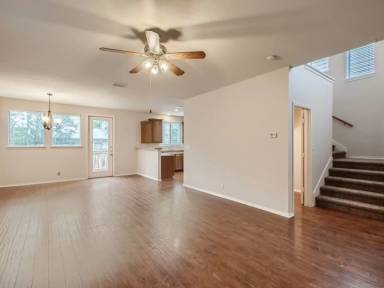 Main picture of 1214 Whitby Tower