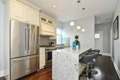 Main picture of 4923 N Ridgeway Ave