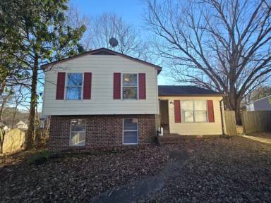 Main picture of 7113 Senn Way