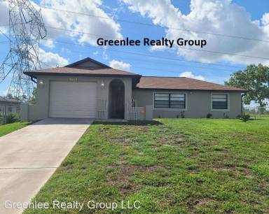 Main picture of 2466 Rim Dr