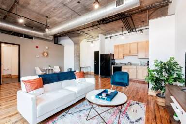 Main picture of 2034 Lucas Ave