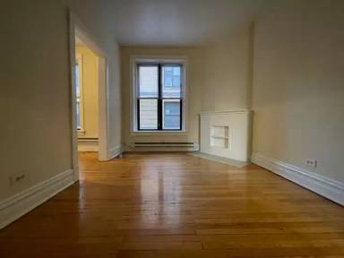 Main picture of 428-438 W Belden Ave